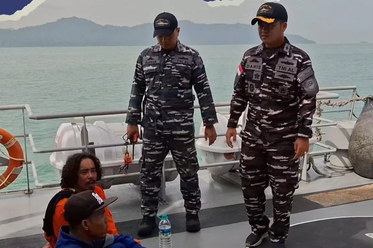 TNI Angkatan Laut melalui Gugus Tempur Laut Komando Armada I (Guspurla Koarmada I) mengevakuasi 6 korban kecelakaan laut dari kapal tanker MT. NAVIG8 GUARD yang berada di timur laut Karimun Besar, Kepulauan Riau (Kepri).