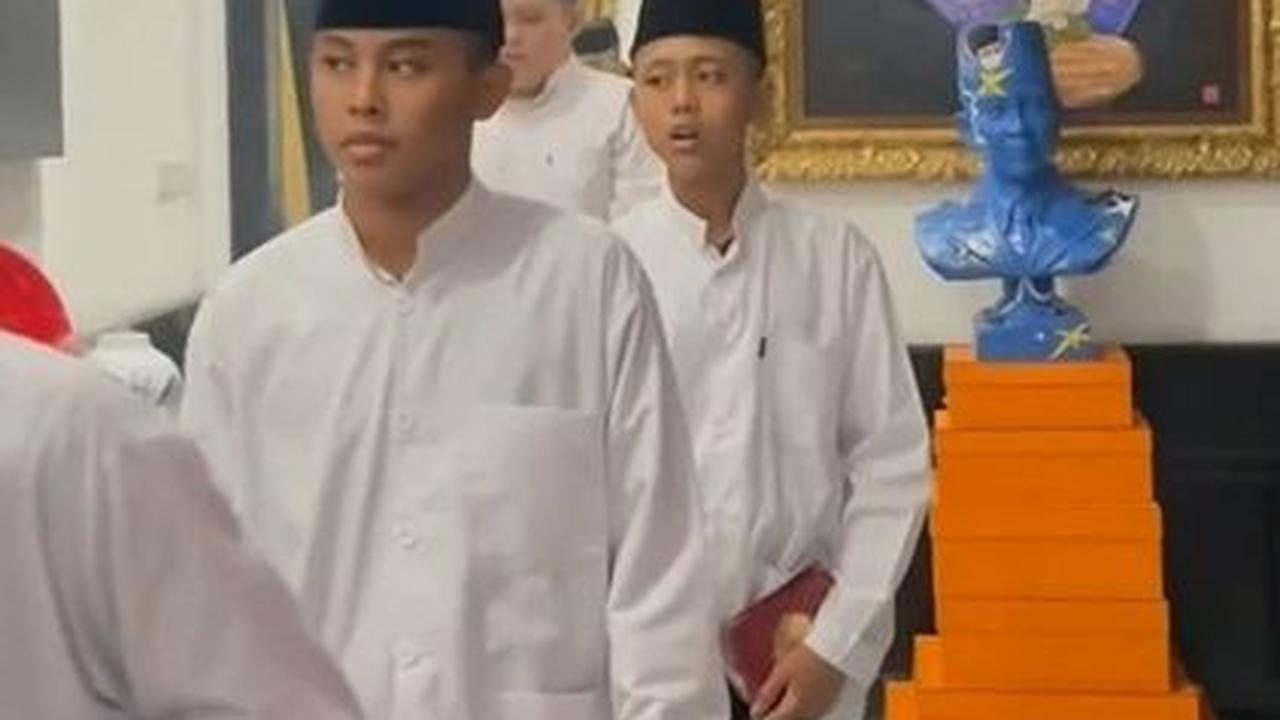 Mengundang Santri