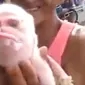 Seekor anak babi bermuka monyet membuat heboh masyarakat Kuba