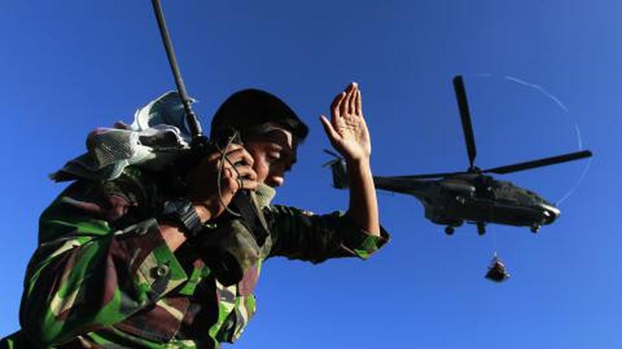 Lewat jalur selatan, Sukhoi Superjet 100 dikira pesawat tempur