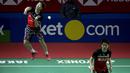 Aksi pasangan ganda putera Indonesia, Kevin Sanjaya / Marcus Fernaldi Gideon pada semifinal Indonesia Open 2019 di Istora Senayan, Jakarta, Sabtu (19/7/2019).

(Bola.com/Peksi Cahyo)