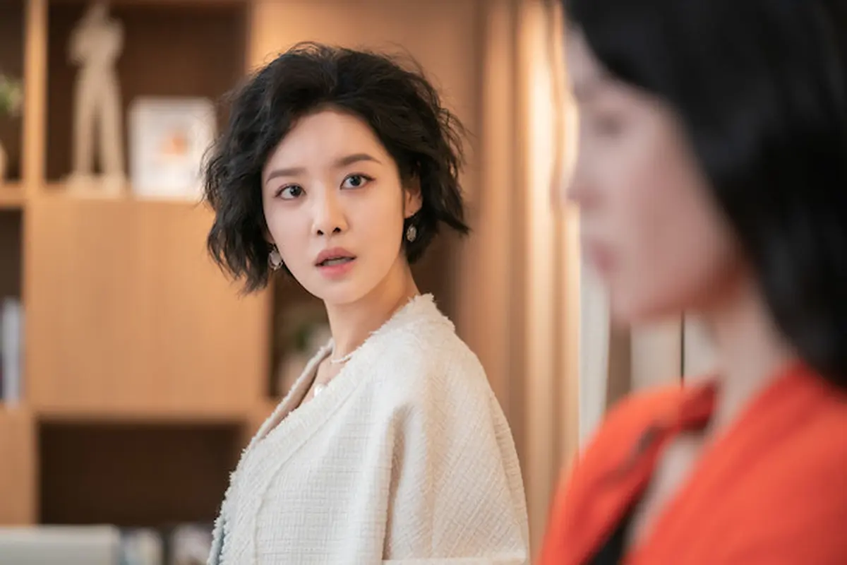 Cha Joo Young dalam serial The Glory. (Foto: Graphyoda/Netflix)