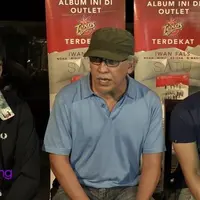 Menggandeng empat band papan atas, Iwan Fals baru saja merilis album ‘Satu’. Menghadirkan 10 lagu di dalam album, Iwan Fals kolaborasi bersama NOAH, Nidji, Geisha dan D'Masiv.