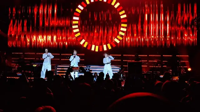 Konser Take That di Tennis Indoor Senayan Jakarta Pusat, Rabu (13/11/2024). (Ratnaning Asih/ Liputan6.com)