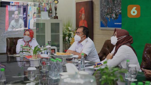 Danny Pomanto ikuti rapat virtual (Liputan6.com/Fauzan)