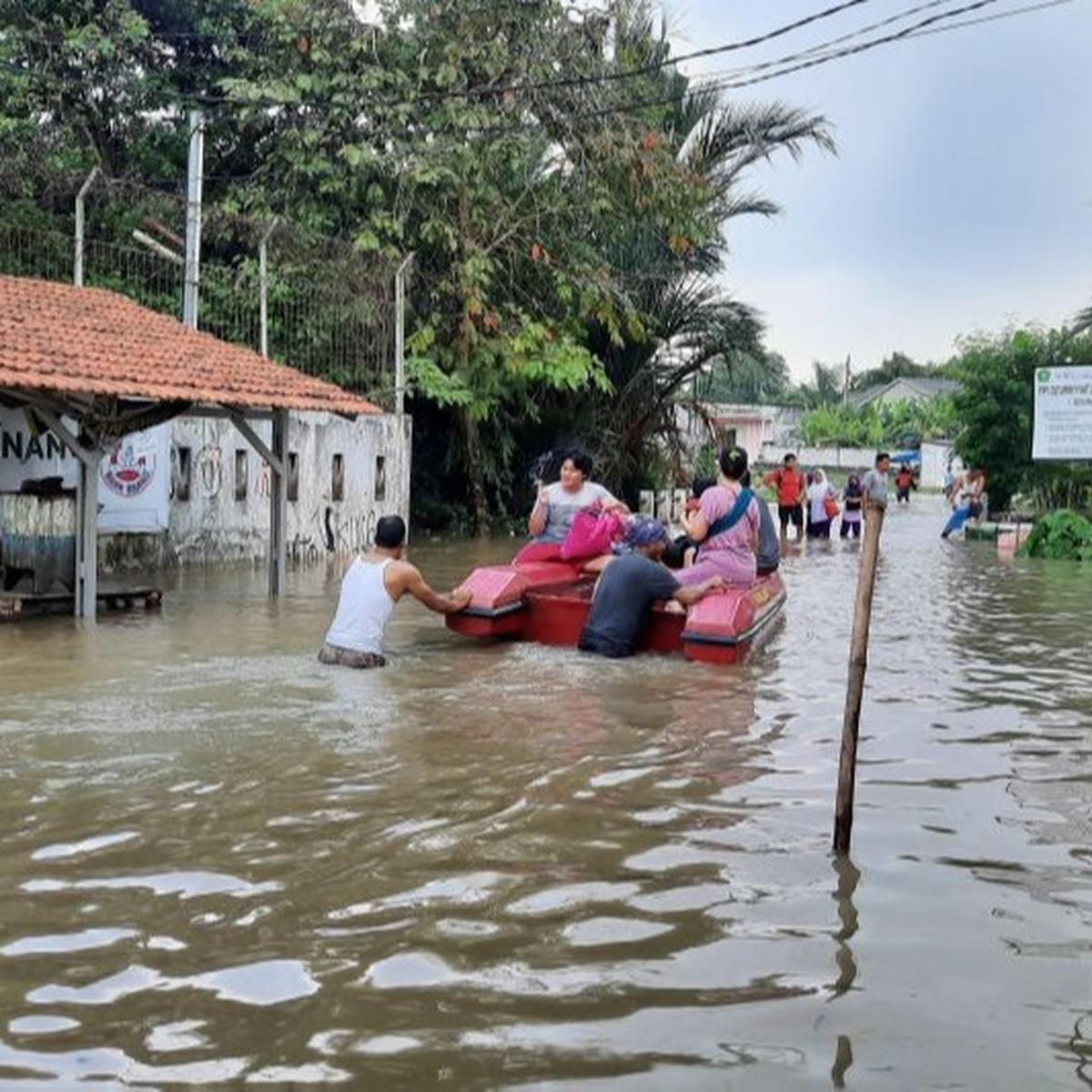 Banjir di Lima Kecamatan Kabupaten Tangerang Akibat Hujan Lebat