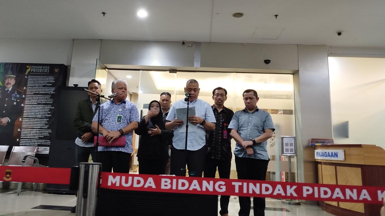 Bertabur Dolar AS & Singapura hingga Mobil Balap, Ini Deretan Barang Bukti Kasus Suap Ketua PN Jaksel