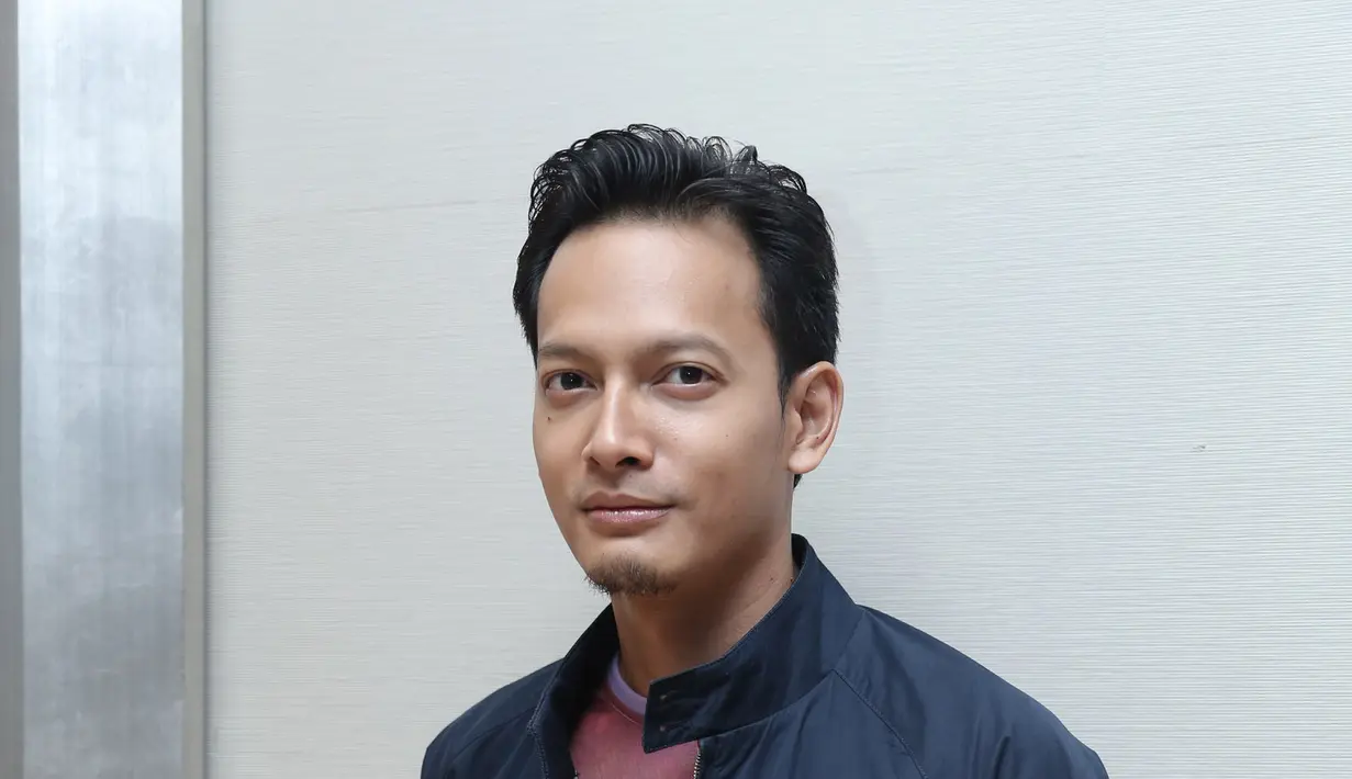 Mengingat usia kandungan sang istri yang saat ini sudah memasuki minggu ke-38, Fedi sudah siap siaga untuk menemani sang istri ketika melahirkan nanti. Itu lah sebabnya Fedi batasi menerima pekerjaan di luar kota. (Galih W. Satria/Bintang.com)