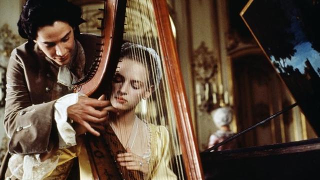 Dangerous Liaisons (1988)