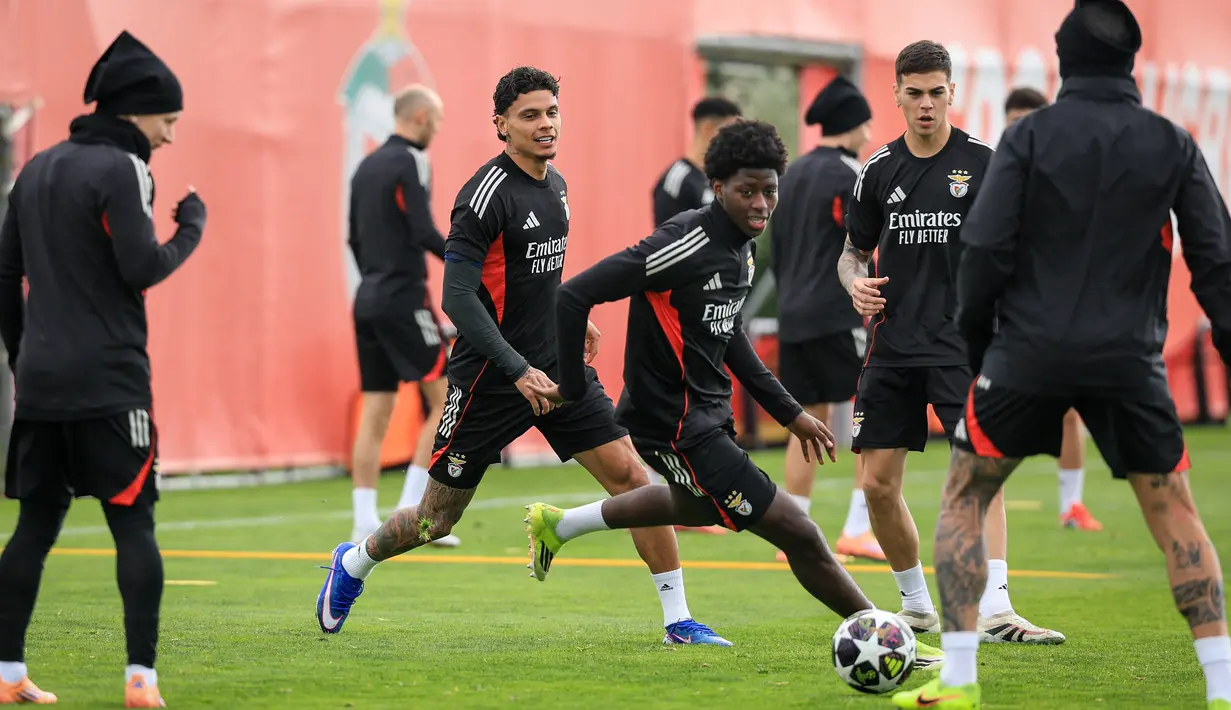 Benfica punya modal psikologis penting setelah menang 4-2 atas Madrid pada pertemuan sebelumnya. (AFP/Patricia De Melo Moreira)