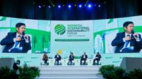 Presiden Direktur PT Astra Agro Lestari Tbk Djap Tet Fa membahas pentingnya kolaborasi lintas sektor dalam memperkuat ketahanan pangan nasional dan penerapan praktik agribisnis berkelanjutan pada Indonesia International Sustainability Forum 2025. (Foto: Astra)