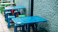 6 Fungsi Lubang Kecil pada Kursi Plastik, Bukan Sekadar Hiasan