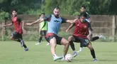 Bek senior Timnas Indonesia Jordi Amat resmi menjadi pemain Persija Jakarta. Sebelumnya, Amat bermain di Malaysia bersama Johor Darul Ta'zim. (Bola.com/M Iqbal Ichsan)