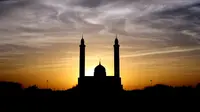 Meskipun tengah disibukkan dengan persiapan mudik, jangan lupa sama jadwal sholat, imsakiyah dan buka puasa. (Ilustrasi: Pexels.com)