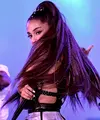 Ariana Grande tak hadiri Emmy Awards minggu kemarin untuk merawat kesehatan mentalnya usai Mac Miller meninggal. (KEVIN WINTER / GETTY IMAGES NORTH AMERICA / AFP)