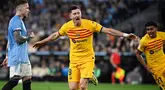 Penyerang Barcelona Robert Lewandowski merayakan gol pertama timnya pada pertandingan sepak bola Liga Spanyol melawan RC Celta de Vigo di Stadion Balaidos, Vigo, 17 Februari 2024. (MIGUEL RIOPA/AFP)