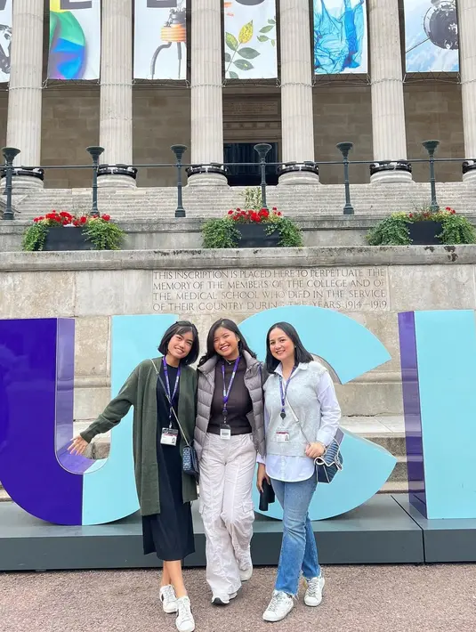 Namira berangkat ke London pada pertengahan September lalu, meski demikian, ia telah mempunyai beberapa bestie alias sahabat dekat. [Instagram/namiradjani]