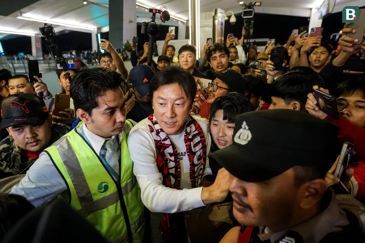 Foto: Pulang ke Korea Selatan, Shin Tae-yong Dilepas dengan Meriah oleh Masyarakat dan Suporter Indonesia