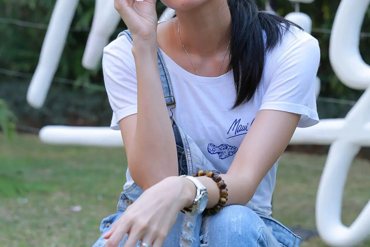 [Bintang] Dhini Aminarti