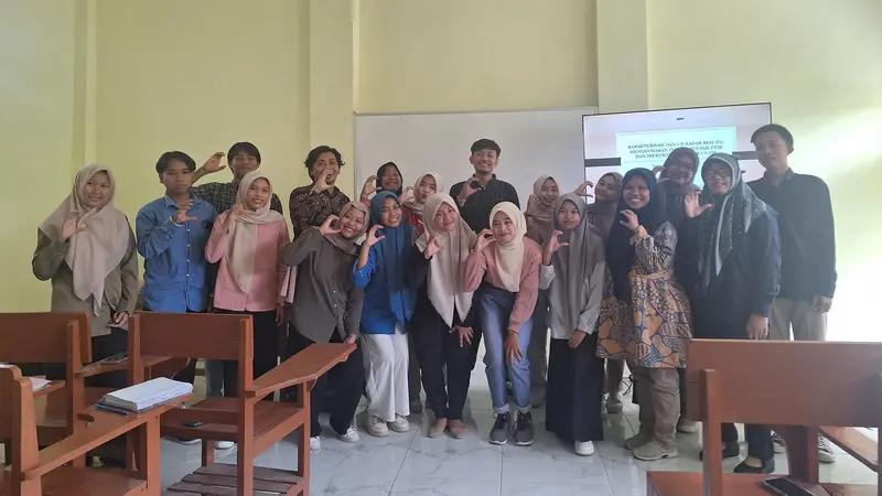Kepala Prodi Kimia Universitas Bojonegoro (Kaprodi Kimia Unigoro) Jawa Timur M Bakhru Thohir memulai kelas praktisi mengajar pada Rabu (25/10/2023).