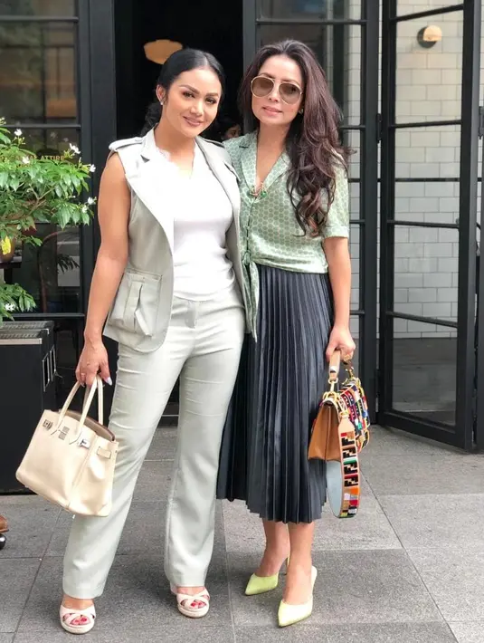 Mayangsari dan Bambang Trihatmojo (Instagram/mayangsaritrihatmodjoreal)