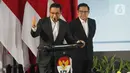 Capres-Cawapres nomor urut 1 Anies Baswedan (kiri) dan Muhaimin Iskandar menyampaikan paparan Penguatan Anti Korupsi untuk Penyelenggara Negara Berintegritas (Paku Integritas) di Gedung Merah Putih KPK, Jakarta, Rabu (17/1/2024). (Liputan6.com/Angga Yuniar)