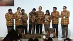 Presiden Joko Widodo bersama Ibu Negara Iriana Joko Widodo hadir dalam acara pembukaan Jakarta Food Security Summit di Jakarta Convention Center (JCC), Jakarta, Kamis (12/2/2015). (Liputan6.com/Faizal Fanani)