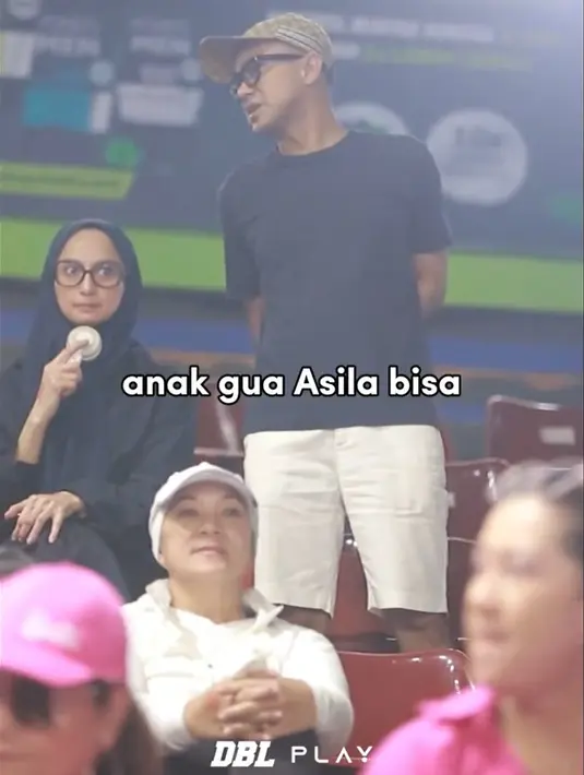 Seperti belum lama ini, anak tunggal pasangan selebriti ini juga bergabung dengan temannya mewakili sekolahnya dalam pertandingan bergengsi, yaitu Honda DBL DKI Jakarta Series 2023. [TikTok/dblindo]