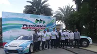 Para pebalap Pertamax Motorsport Program 2017 di Jakarta, Senin (13/2/2017). (Bola.com/Zulfirdaus Harahap)