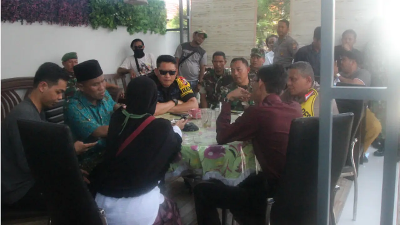 Dituduh Politik Uang, Enam Perempuan Disandera