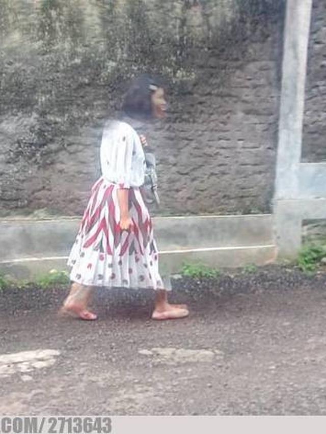 6 Foto Absurd Kepala Orang 'Ngebug' Ini Kelihatan Seram, Kocak