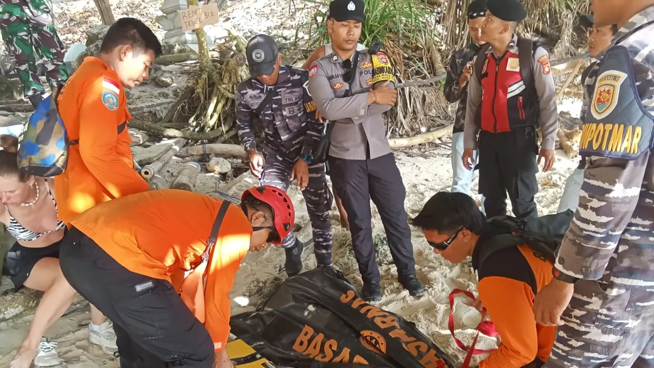 turis prancis tewas terseret ombak nusa penida