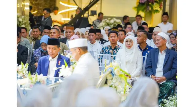 6 Potret Pernikahan Putra Ketiga Khofifah Indar Parawansa, Jokowi Hadir Jadi Saksi