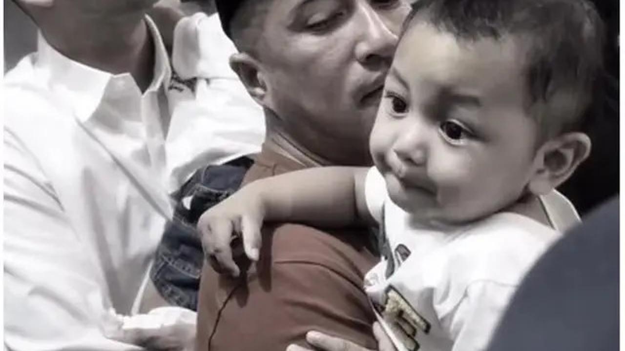 6 Momen Haru Raffi Ahmad dan Irfan Hakim Gendong Bayi Kembar Mpok Alpa di Rumah Duka