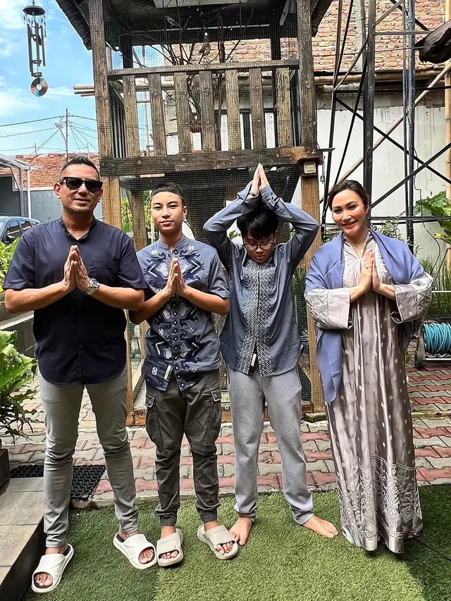Rio Febrian Lebaran 2024 Bersama Keluarga