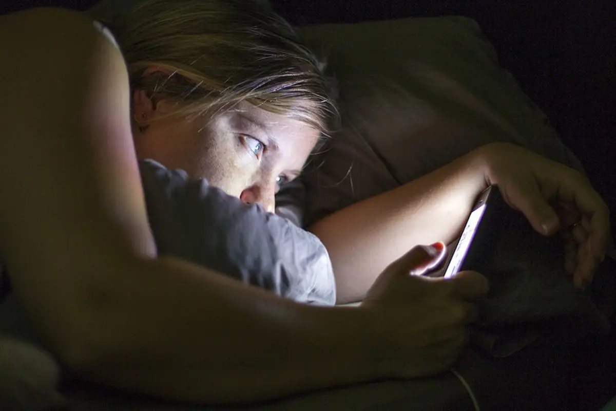 Stop Bawa Gadget ke Tempat Tidur, Ini Serius!