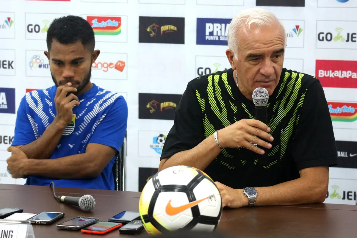 Pelatih Persib Bandung, Mario Gomez