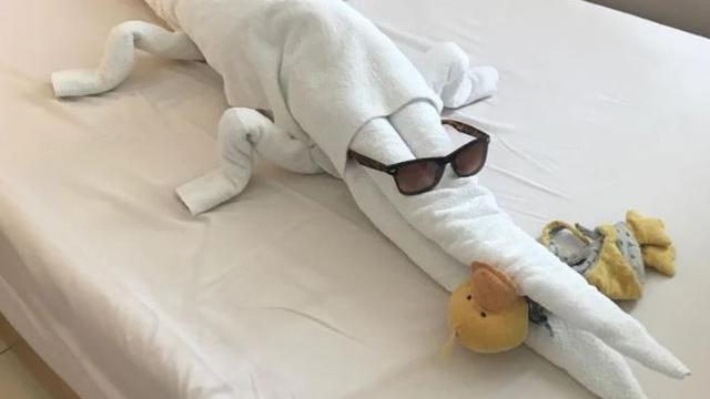 6 Potret Kreasi Handuk di Hotel Ini Unik Banget, Bentuknya Menggemaskan