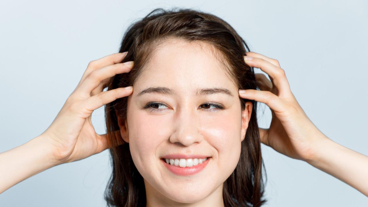 Manfaat Pijat Kulit Kepala untuk Meningkatkan Kesehatan Rambut, Terapkan Sekarang Yuk!