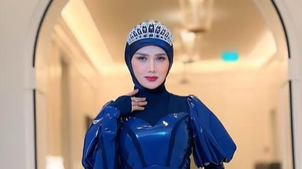 Jarang Tersorot, 5 Potret Rumah Mewah Mulan Jameela Tak Jauh dari Milik Ahmad Dhani - Kolam Renang Indoor Luas