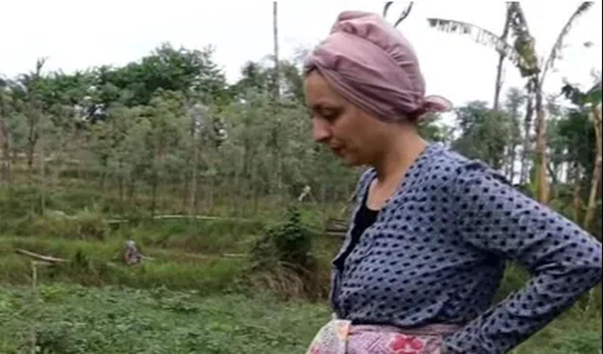 "Senang sekali rasanya musim hujan telah tiba, kita tidak terlalu susah lagi sama makanan sapi," kata Indra.