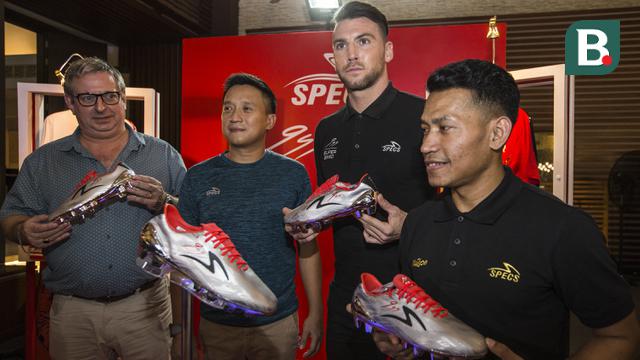 Specs Luncurkan Sepatu Futuristik Khusus Untuk Marko Simic Indonesia Bola Com