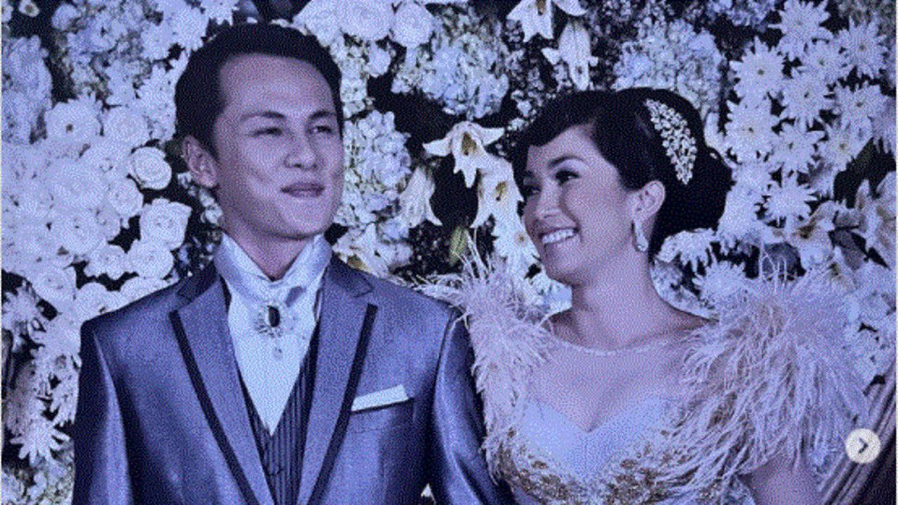 Ussy Sulistiawaty ucap kalimat menyentuh di hari ulang tahun pernikahannya dengan Andhika Pratama