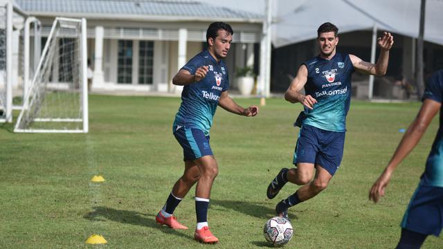 BRI Liga 1 2021: Persib Bandung vs Persipura Jayapura