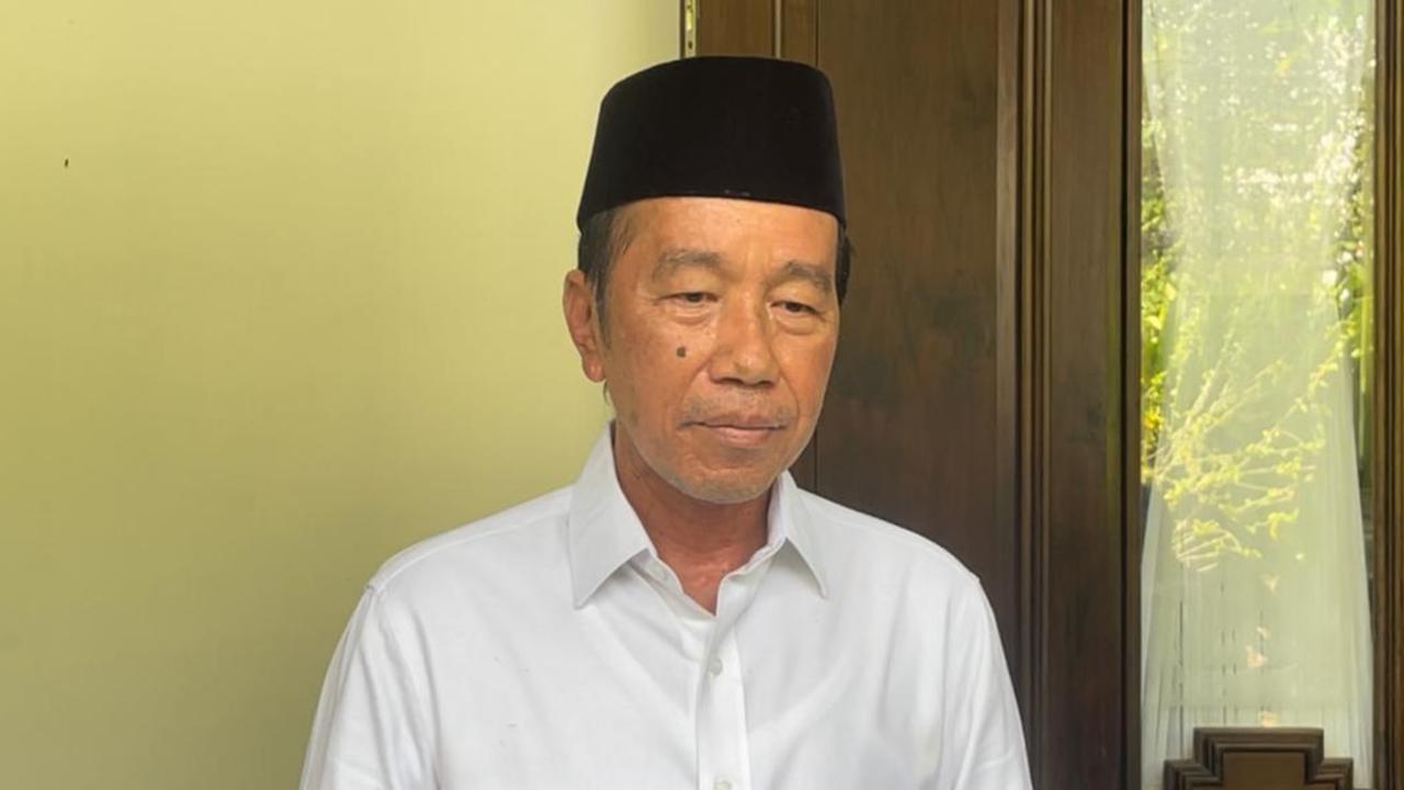 VIDEO: Sikap Prabowo Tepuk-Tepuk Pundak Kaesang, Begini Reaksi Jokowi & Sjafrie