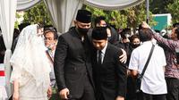 Agus Harimurti Yudhoyono ikut mengantar mendiang Hermanto Dardak ke tempat peristirahatan terakhir (https://www.instagram.com/p/ChgzmM3vDKB/)