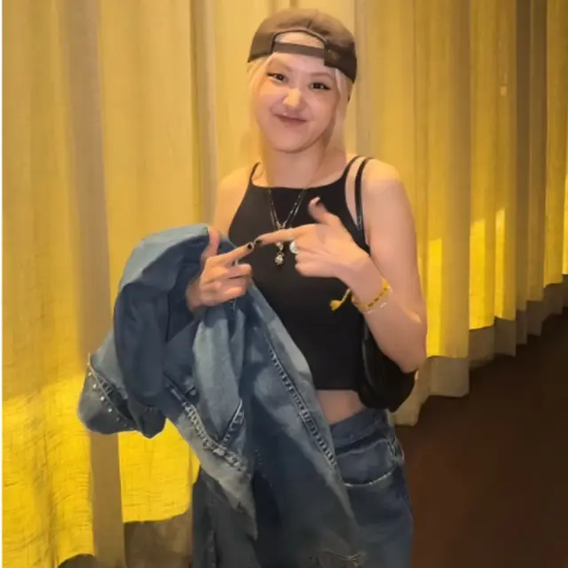 Fashionable! Ini Dia Rekomendasi Outfit Ala Rosé BLACKPINK yang Bikin Kamu Dilirik Orang