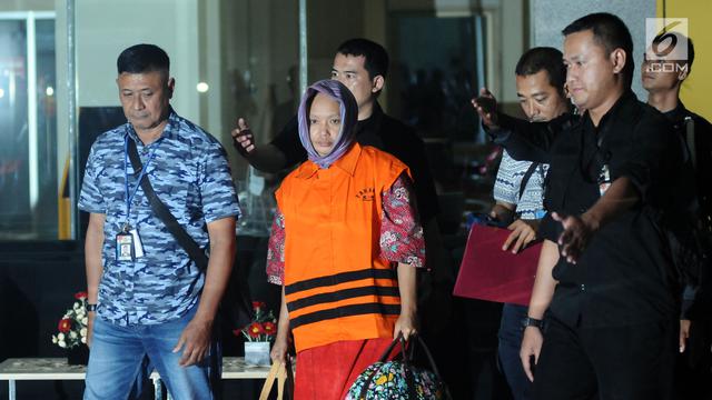 Plt Kadis Kesehatan Kabupaten Jombang Digiring Petugas KPK