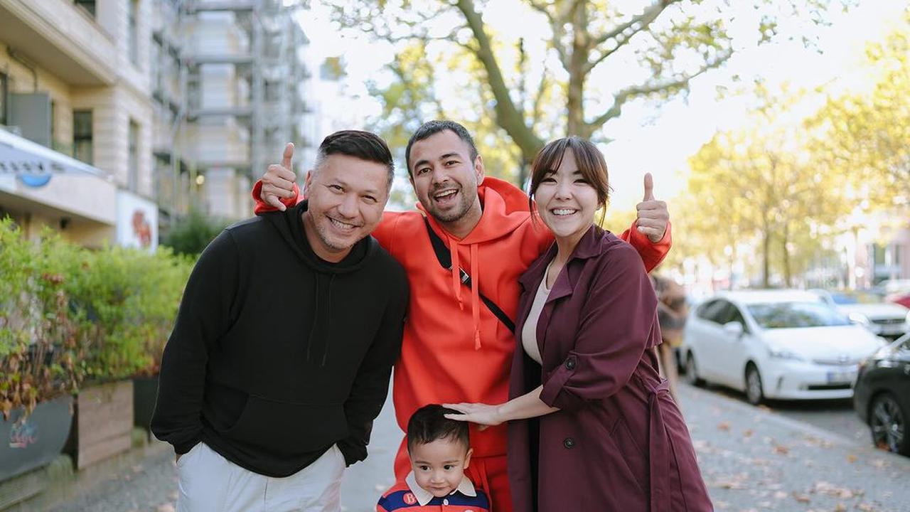 7 Potret Keluarga Raffi Ahmad dan Gading Marten Kumpul di Jerman, Vibesnya bak Foto Bareng Besan
