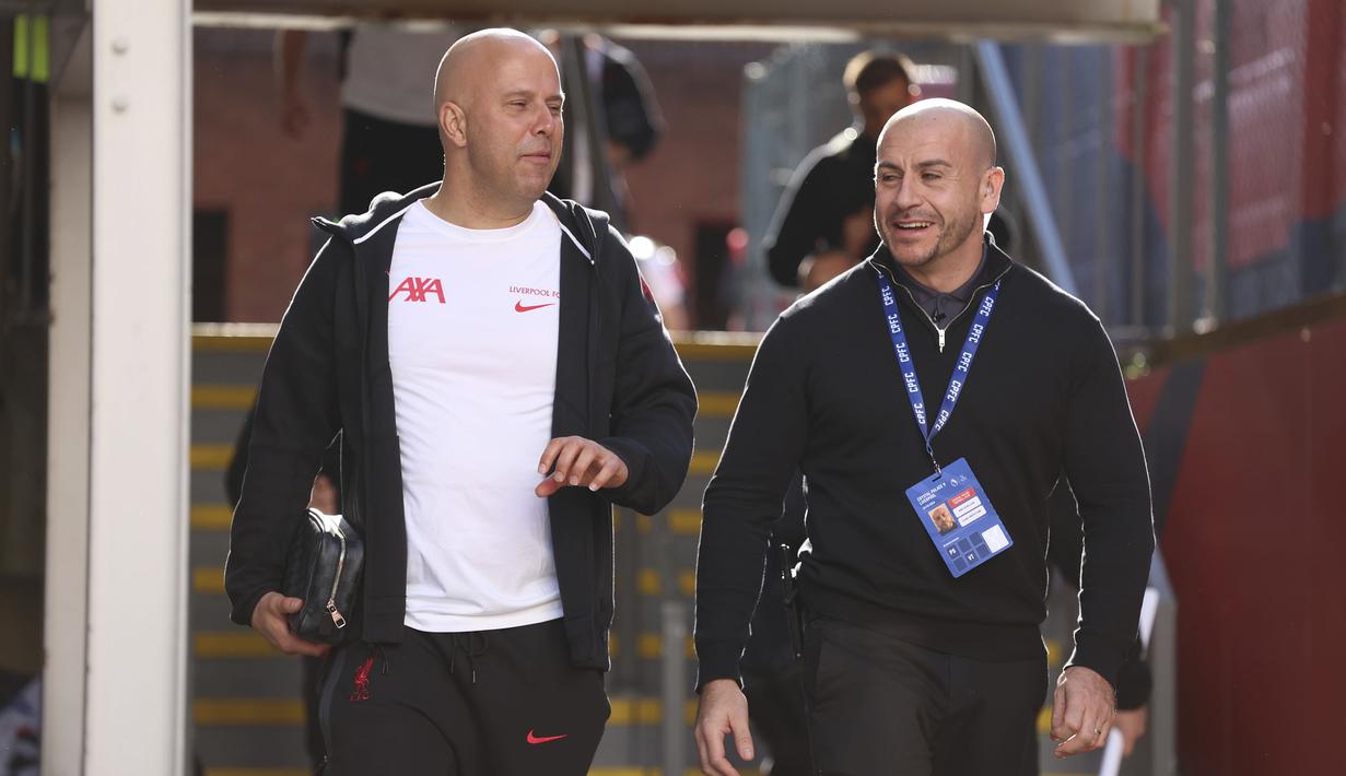 Slot kini menjadi pelatih pertama dalam sejarah Liverpool yang memenangkan empat laga tandang pertama Premier league. Mereka mengalahkan Ipswich Town, Manchester United, Wolverhampton dan Crystal Palace. (AP Photo/Ian Walton)